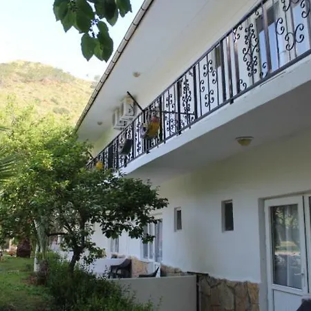 Guemues Otel Bed & Breakfast *