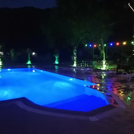 Guemues Otel Bed & Breakfast *